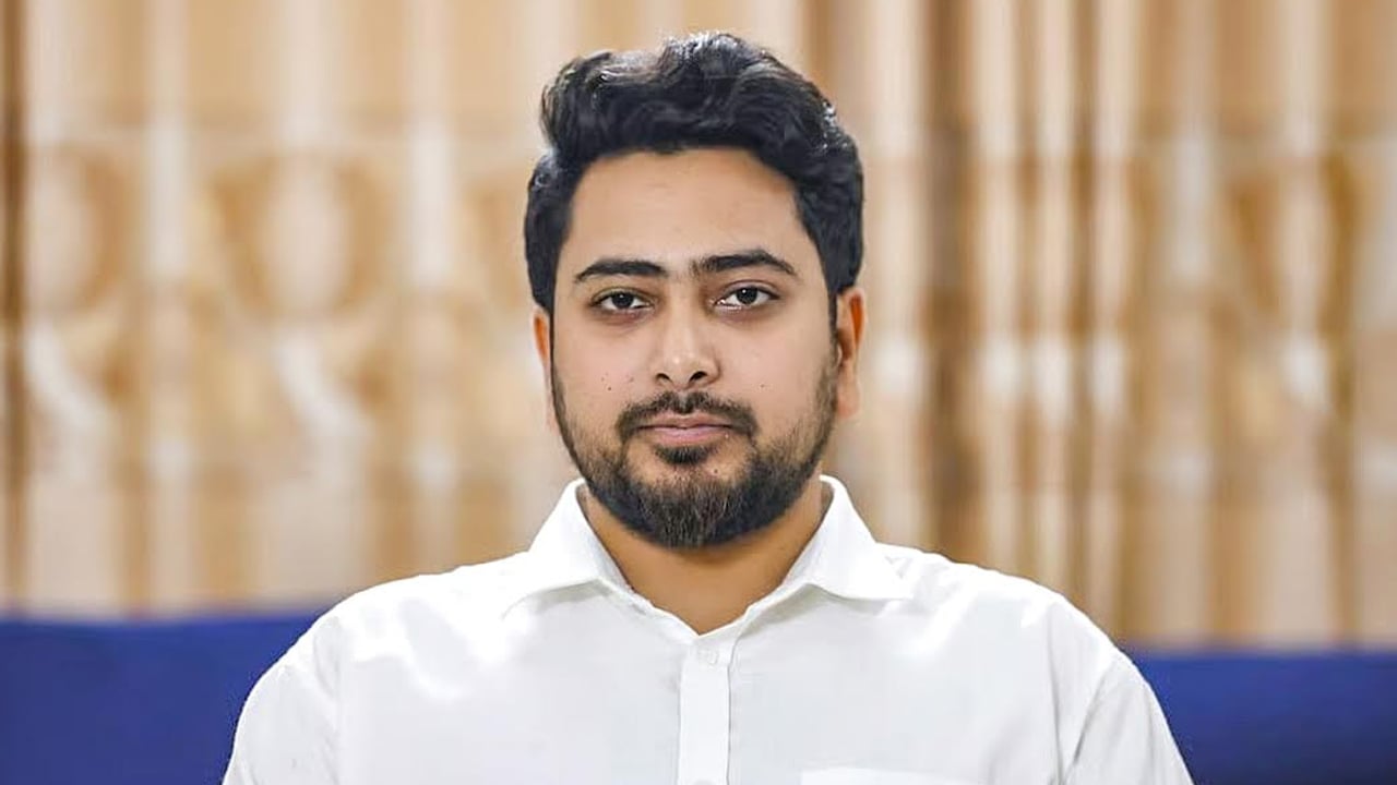 জুলাই বিপ্লবের দ্বিতীয় বর্ষপূর্তি উপলক্ষে দেশবাসিকে শুভেচ্ছা জানালেন নাহিদ