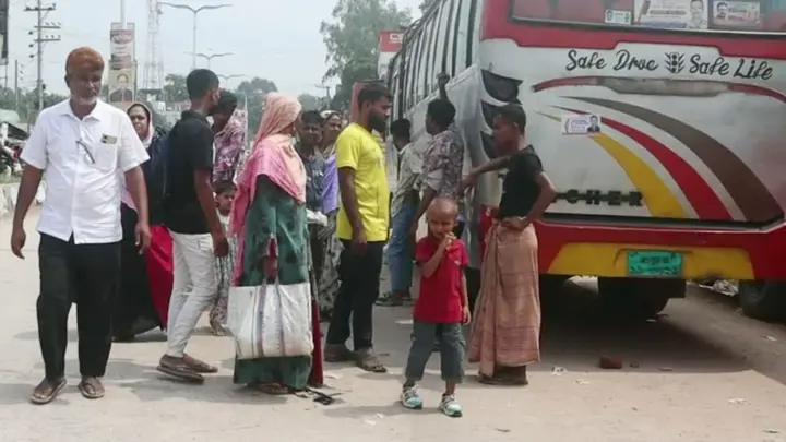 দুই দিন পর নওগাঁয় বাস চলাচল স্বাভাবিক