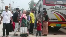 প্রশাসনের মধ্যস্থতায় নওগাঁয় চার দিন পর বাস ও সিএনজি চলাচল স্বাভাবিক