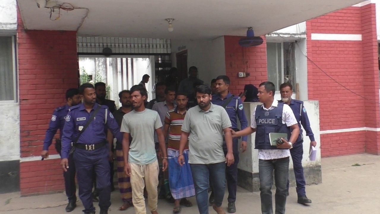 নড়াইলে আলোচিত চার খুন: গ্রেপ্তার ৬ আসামি কারাগারে