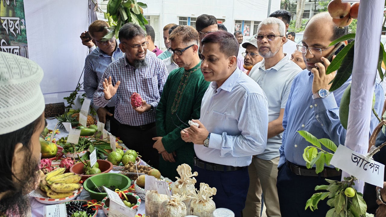নারায়ণগঞ্জ সদরে জাতীয় ফল মেলার উদ্বোধন