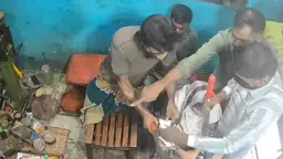 নারায়ণগঞ্জে দিনে-দুপুরে জুয়েলারি দোকানে ডাকাতি, ৮ ভরি স্বর্ণ ও ২০০ ভরি রুপা লুট
