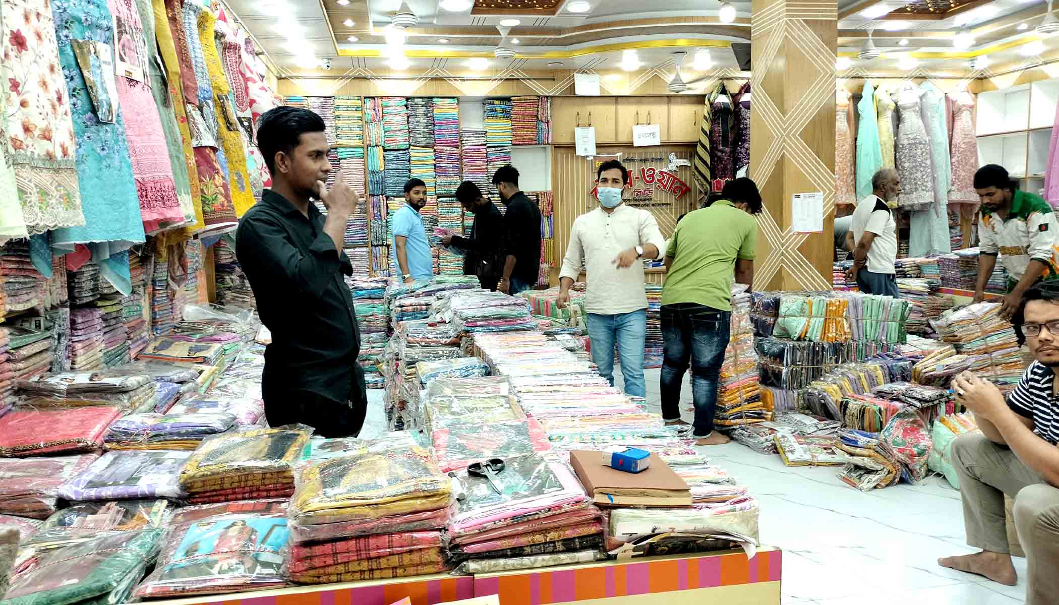 ঈদ উপলক্ষে বাবুরহাটে বেচাকেনায় ধুম, দাম চড়া