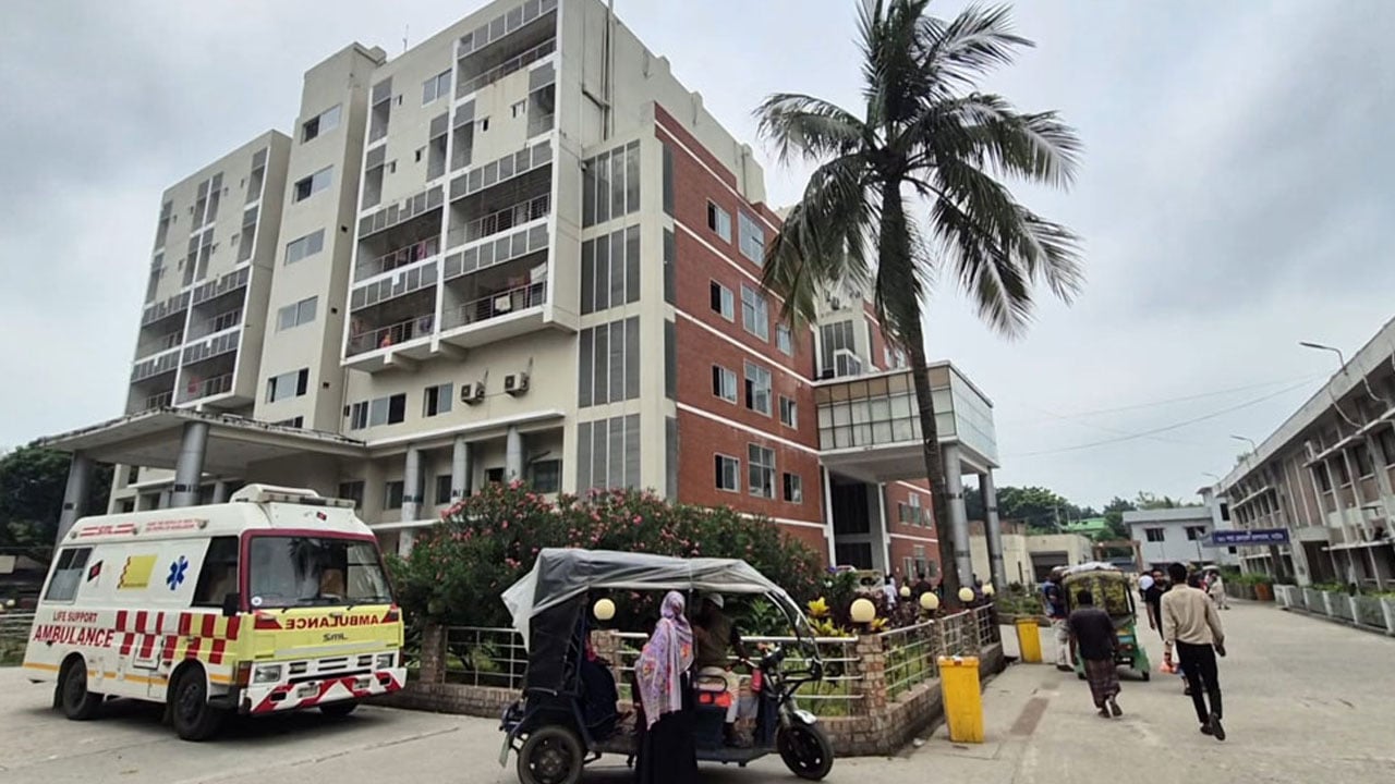 নাটোরে রোগীর মাকে ধর্ষণ: তিন সদস্যের তদন্ত কমিটি