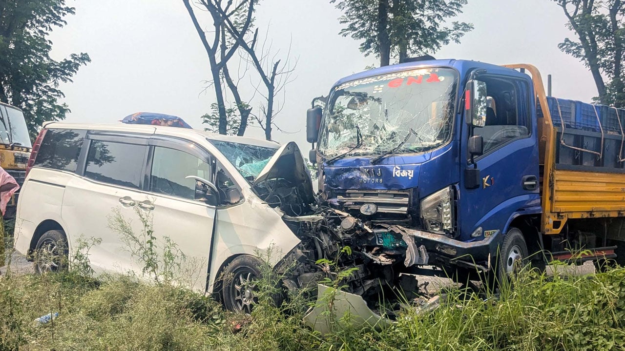 বড়াইগ্রামে ট্রাক-মাইক্রোবাস সংঘর্ষে দুই শিশুর মৃত্যু