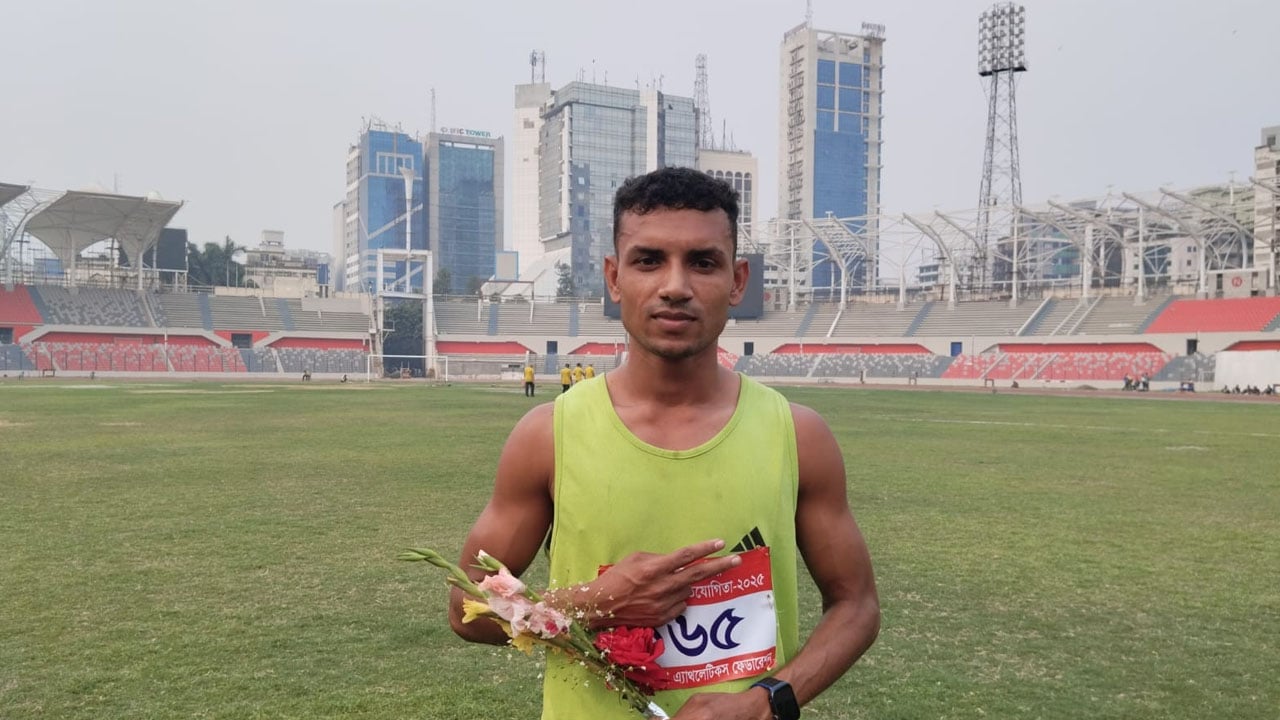 ৩২ বছরের রেকর্ড ভাঙলেন নাজমুল
