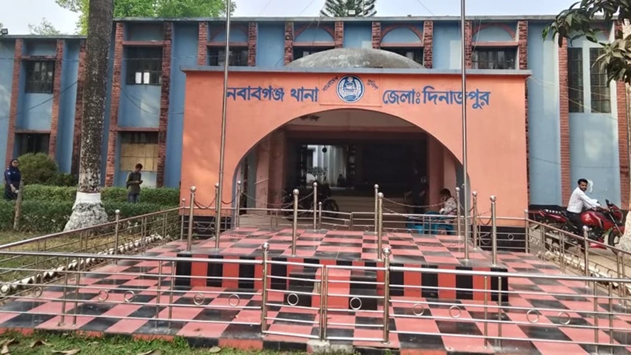 নবাবগঞ্জে ২ শ পিচ ইয়াবাসহ  আটক ১