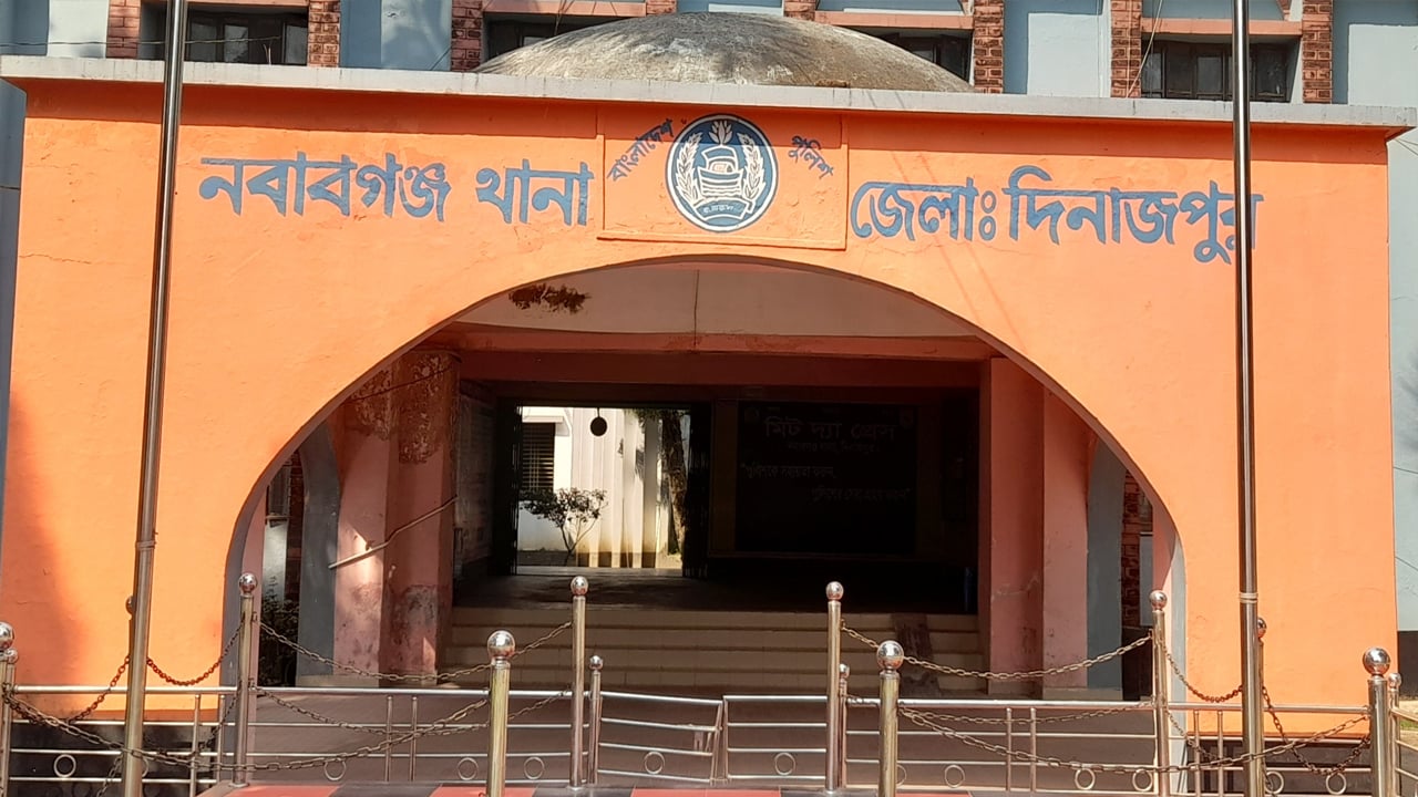 নবাবগঞ্জে ঋণের দায়ে গৃহবধূর আত্মহত্যা