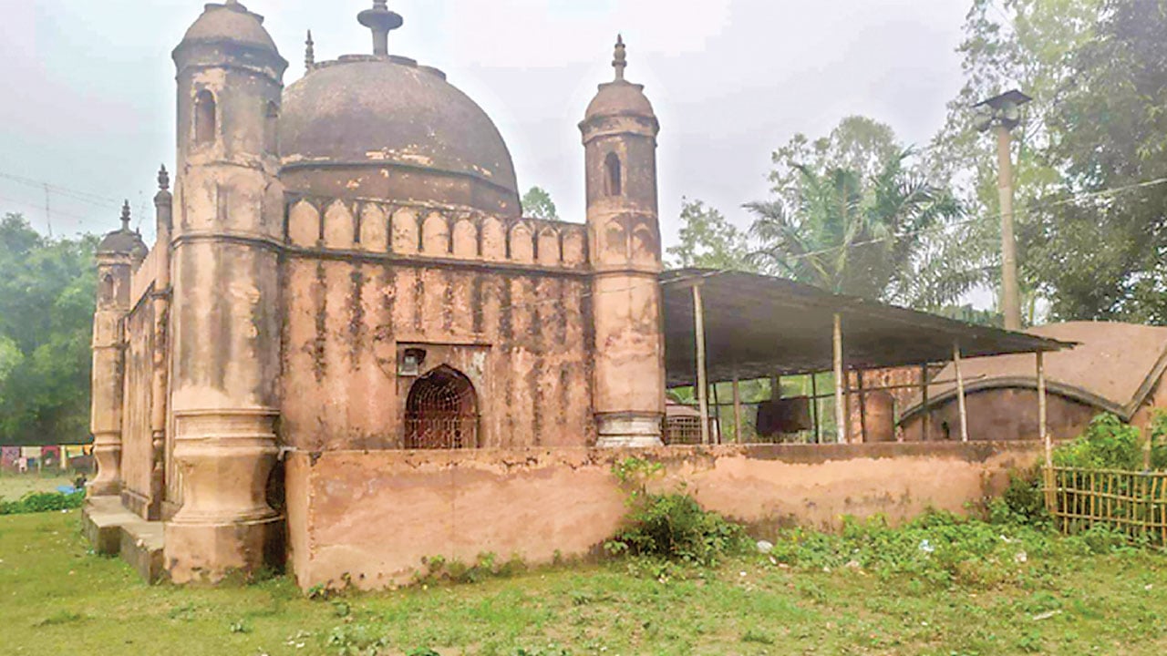 অস্তিত্ব সংকটে লালমনিরহাটের ঐতিহাসিক নিদাড়িয়া মসজিদ