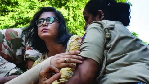 বাংলাদেশের ছাত্র-জনতার আন্দোলন থেকে অনুপ্রেরণা পেয়েছি: নেহা বোরা