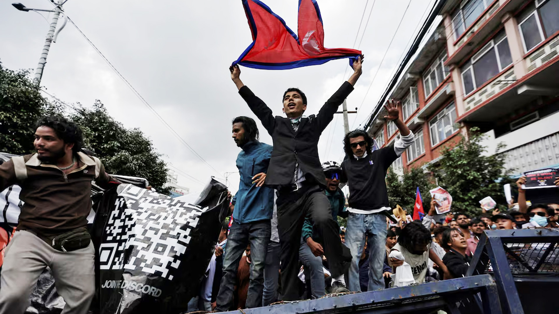 বাংলাদেশের পর নেপাল, চিন্তিত ভারত