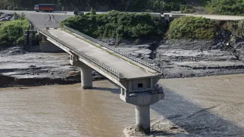 বন্যার গুজব মোকাবিলায় চীন ও নেপালের ভিন্ন কৌশল