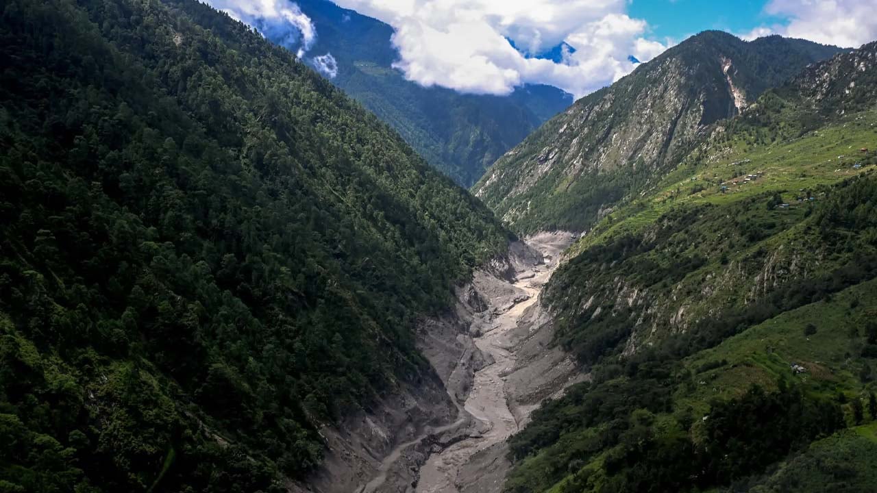 নেপালের ভয়াবহ বন্যার আগাম পূর্বাভাস দেওয়া কঠিন ছিল