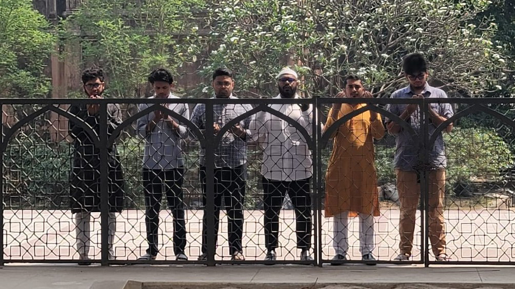 তিন নেতার মাজার জিয়ারত জাতীয় বিপ্লবী পরিষদের