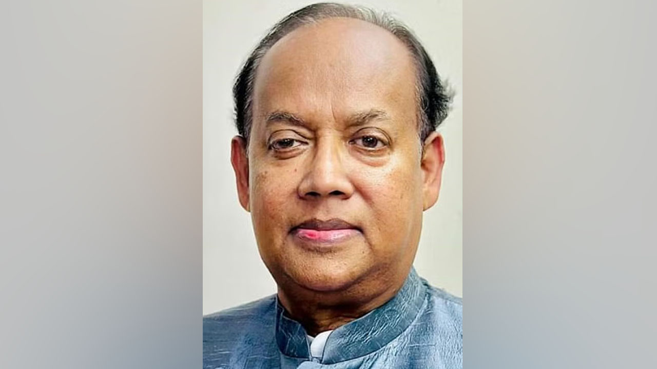 সাবেক এমপি মৃণাল কান্তি ও তার স্ত্রীর নামে দুদকের মামলা