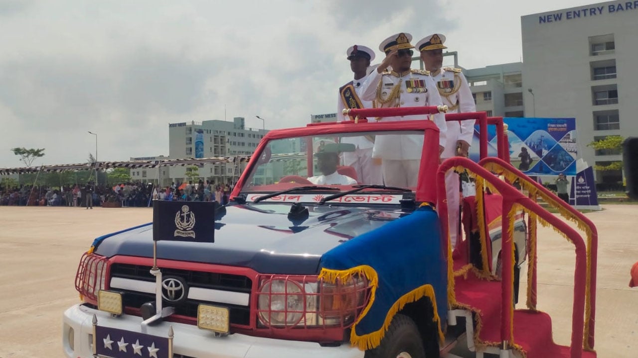 দেশসেবায় নবীন নাবিকদের আত্মনিয়োগের আহ্বান নৌ প্রধানের