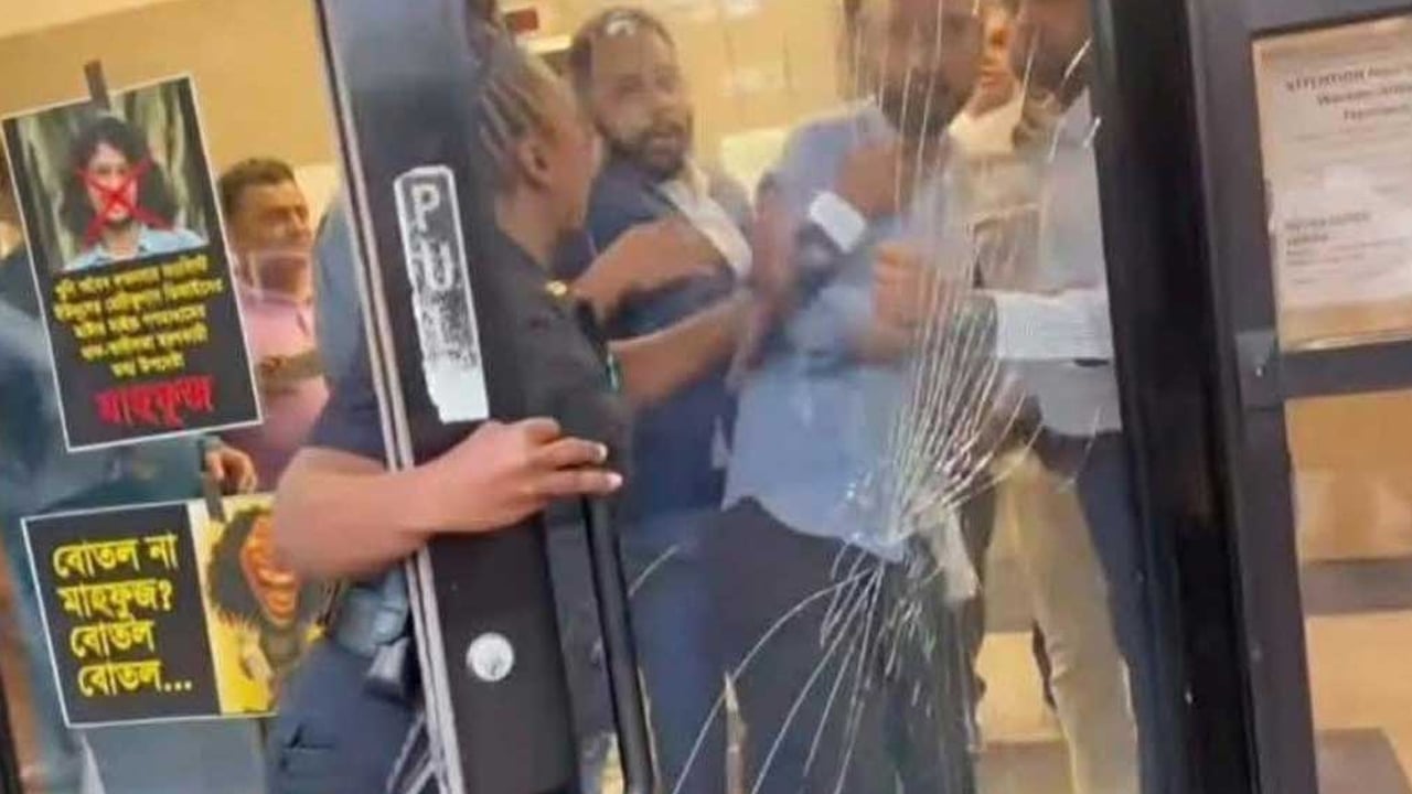 নিউইয়র্কে তথ্য উপদেষ্টার ওপর  হামলায় বিভিন্ন মহলের নিন্দা