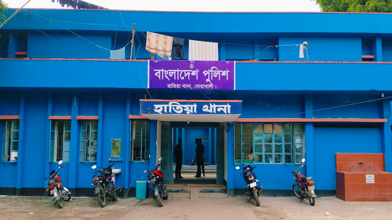 হাতিয়ায় চোরদের চেনায় গলা কেটে হত্যা গৃহবধূকে