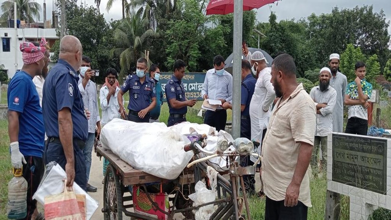গোপালগঞ্জে সংঘর্ষে নিহত তিনজনের লাশ কবর থেকে উত্তোলন