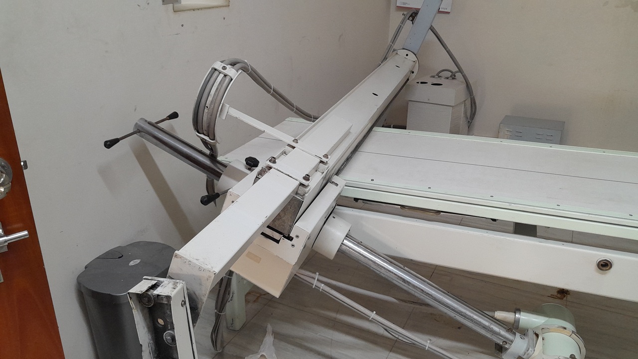 এক্স-রে মেশিন খুলে পড়লো রোগীর ওপর, আহত ৩