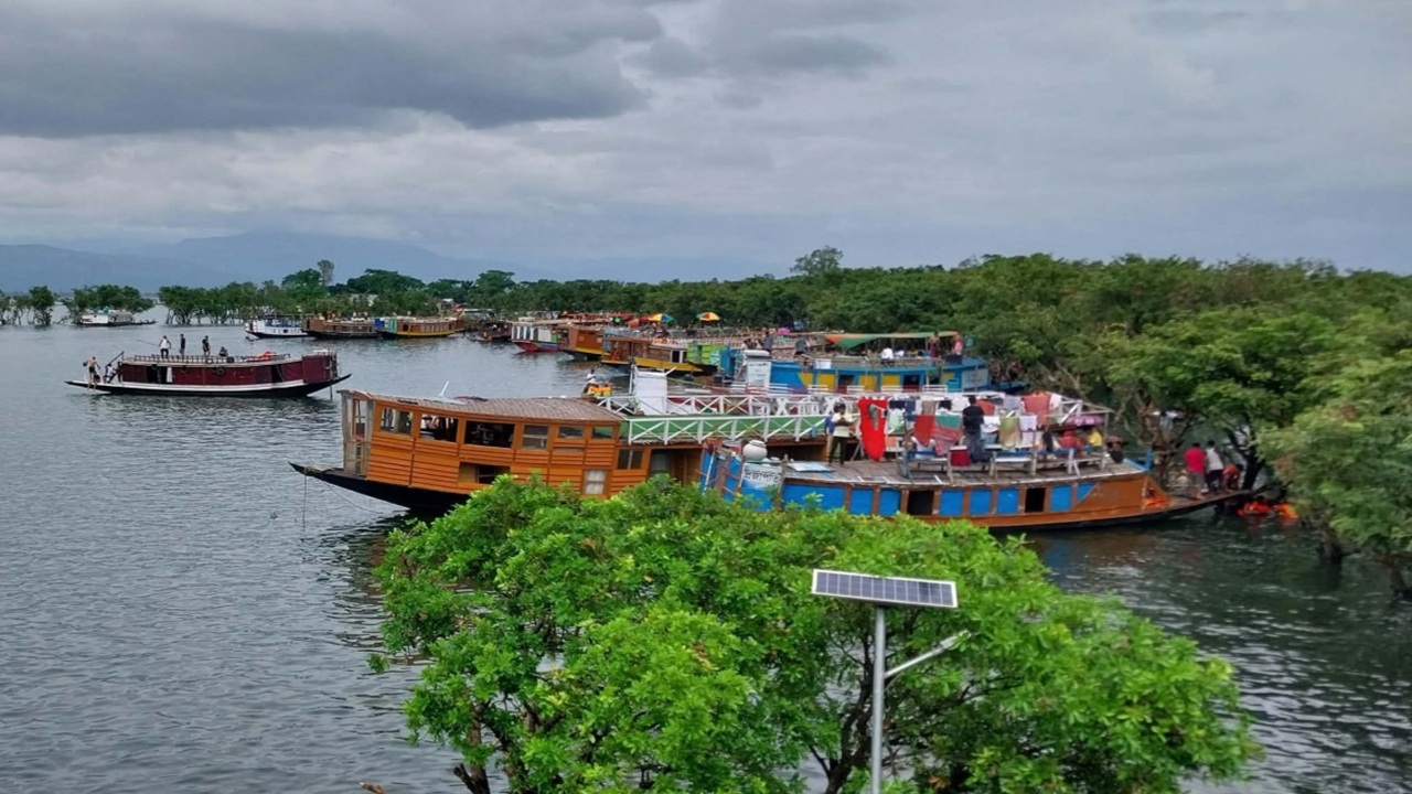 সুনামগঞ্জে টাঙ্গুয়ার হাওরে হাউজবোটে ভ্রমণ নিষেধাজ্ঞা
