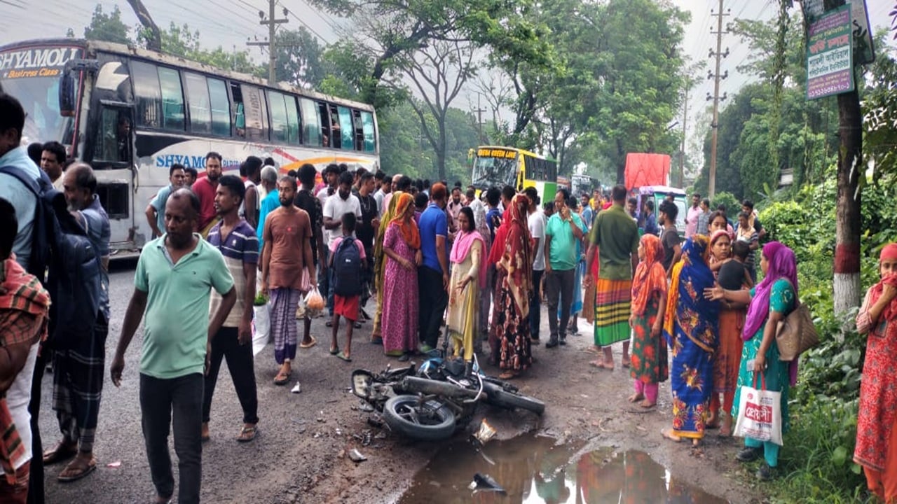 মানিকগঞ্জে বাসচাপায় মোটরসাইকেল আরোহী নিহত