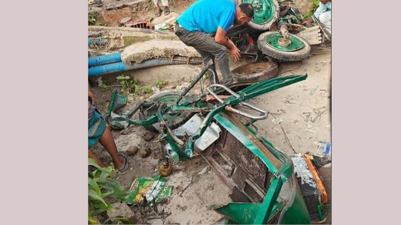 খুলনায় ট্রাকের ধাক্কায় ইজিবাইকের দুই যাত্রী নিহত, আহত ৪