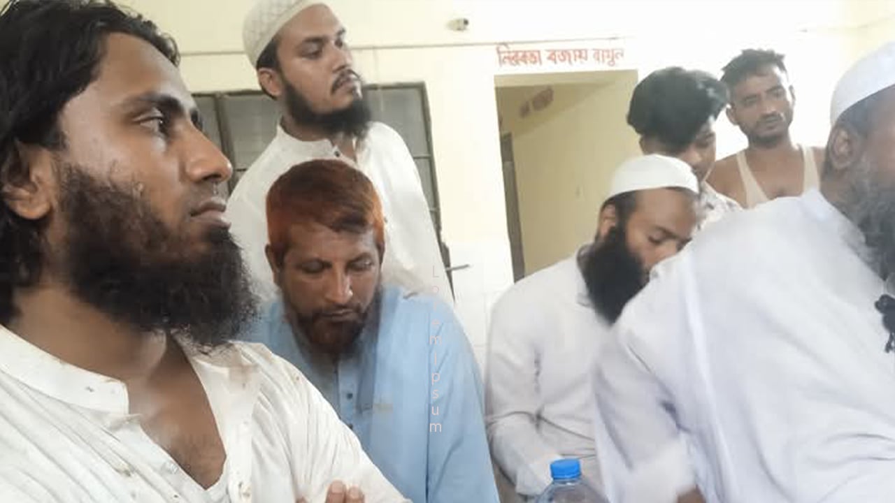 সাউন্ড বক্স বন্ধ করতে বলায় আলেমদের ওপর হামলা, আহত ১০