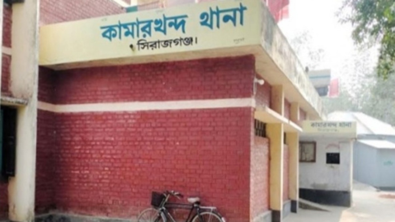 নতুন জামা না দেয়ায় স্কুলছাত্রীর আত্মহত্যা