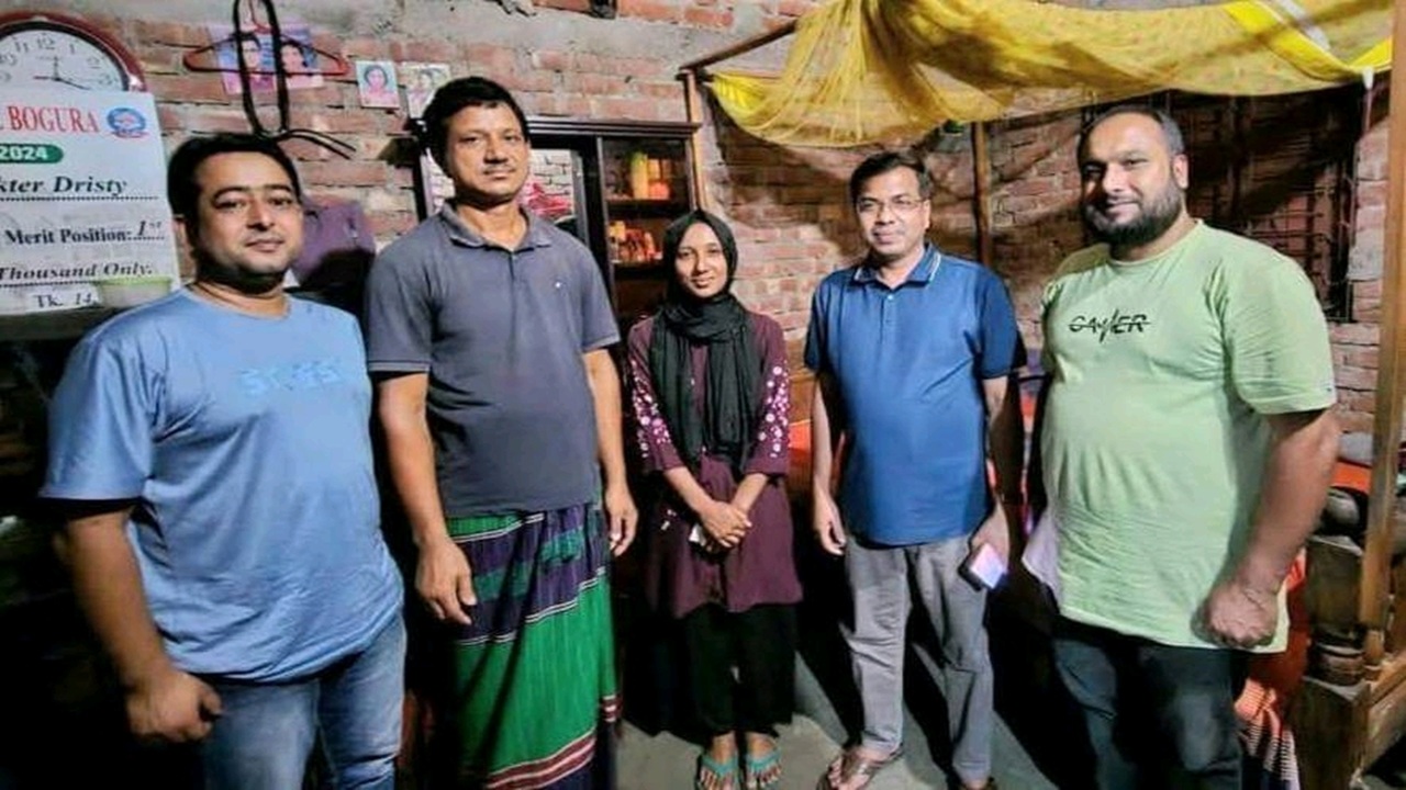তারেক রহমানের নির্দেশে এসএসসিতে দেশসেরা দৃষ্টির পাশে শিবগঞ্জ বিএনপি