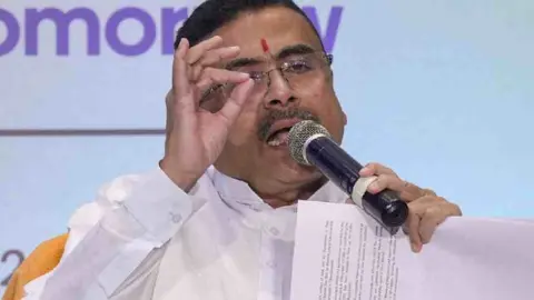 পশ্চিমবঙ্গে কথিত ‘লাভ জিহাদ’ ও ‘ল্যান্ড জিহাদ’ ঠেকাতে আইন করবে শুভেন্দু