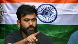 ককরোচদের তেরঙ্গা ওড়াও কর্মসূচি কেন