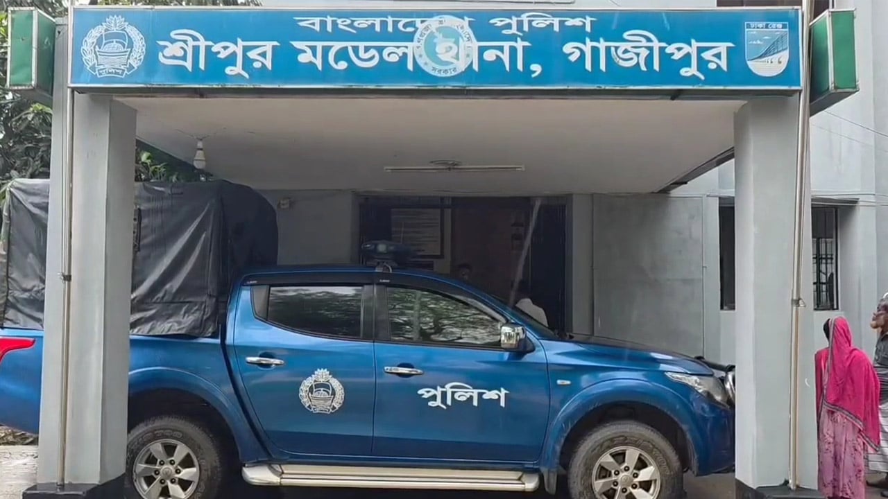 সড়কে ডাকাতিকালে গাড়িচাপায় দুইজন নিহত, আটক ৪