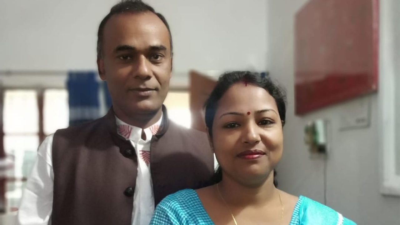 থাকেন ভারতে, বেতন তোলেন বাংলাদেশে!