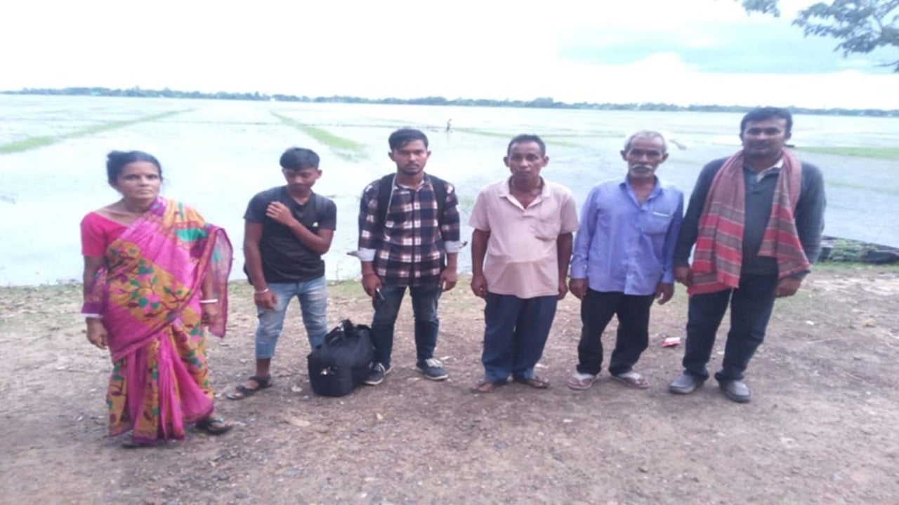 ভারত থেকে ফেরার সময় ৬ বাংলাদেশি আটক