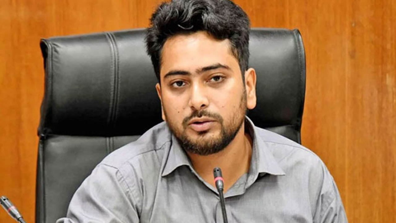 পদত্যাগের পর সম্পদের হিসাব দিলেন নাহিদ