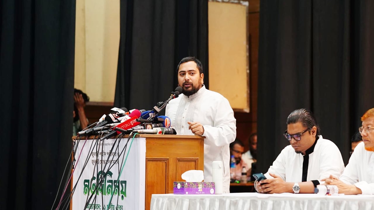 গণআন্দোলন ছাড়া সরকার ‘সংস্কার’ বাস্তবায়ন করবে না: নাহিদ ইসলাম