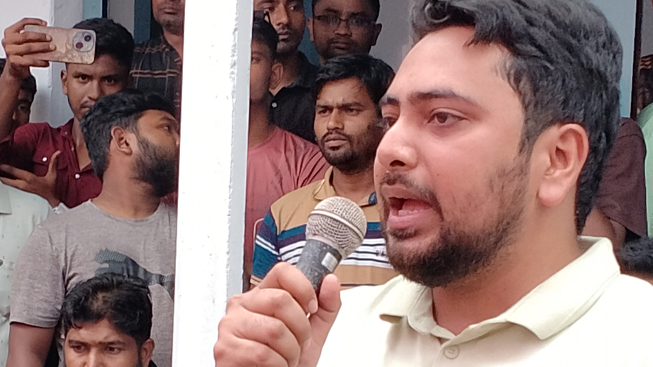 দেশে আবার সন্ত্রাস-চাঁদাবাজি শুরু হয়েছে: নাহিদ ইসলাম