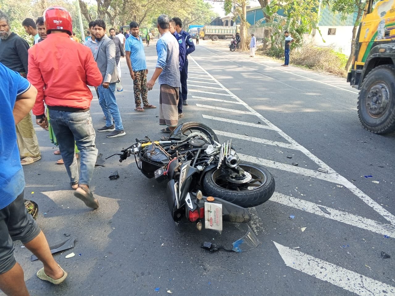 পুঠিয়ায় বাস ও মোটরসাইকেল সংঘর্ষে  নিহত তিন