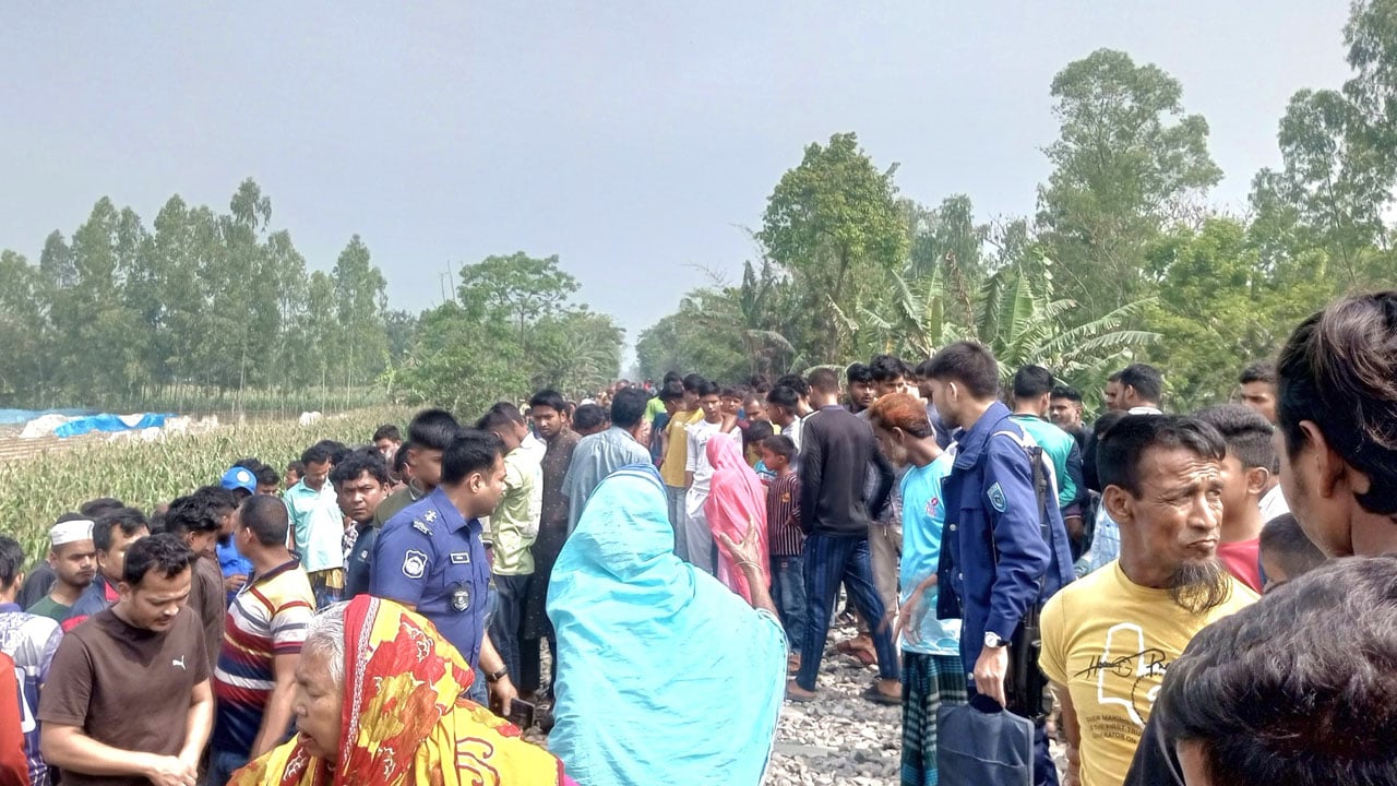 নীলফামারীতে ট্রেনে কাঁটা পড়ে বৃদ্ধের মৃত্যু