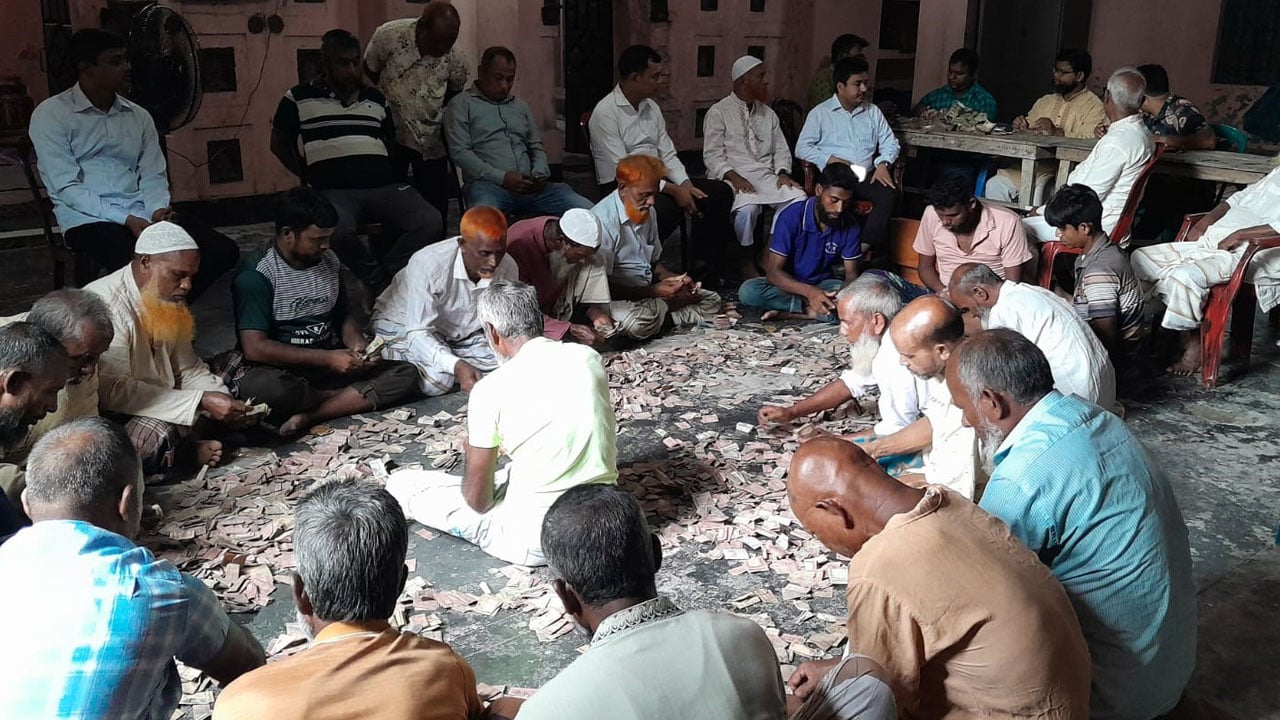 মসজিদের দানবাক্সে ৬ মাসে মিলল ১০ লাখ টাকা