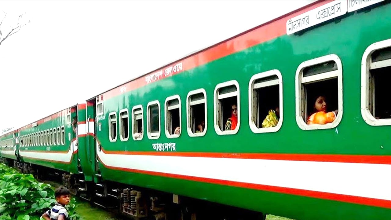 ২১ ঘণ্টা পর উত্তরাঞ্চলে ট্রেন চলাচল স্বাভাবিক