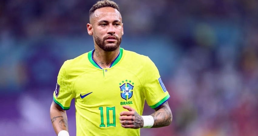 নেইমার এখন আর ফুটবলের নয়, প্রচার আর বিপণনের জন্য