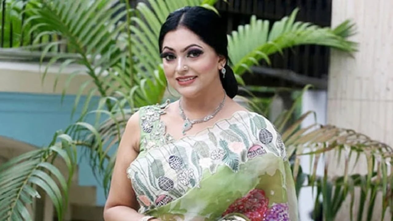 শিল্পী সমিতি থেকে আজীবন বহিষ্কার নায়িকা নিপুণ