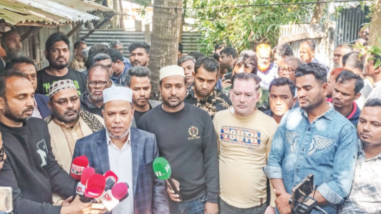 হাদির মৃত্যুতে শোকাবহ নলছিটি, ‘জাতীয় বীর’ ঘোষণার দাবি