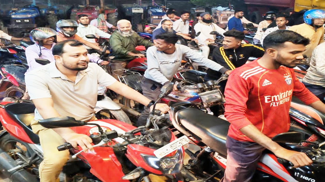 নীলফামারীতে জ্বালানি তেলের সংকট, কালোবাজারে বেশি দামে বিক্রি