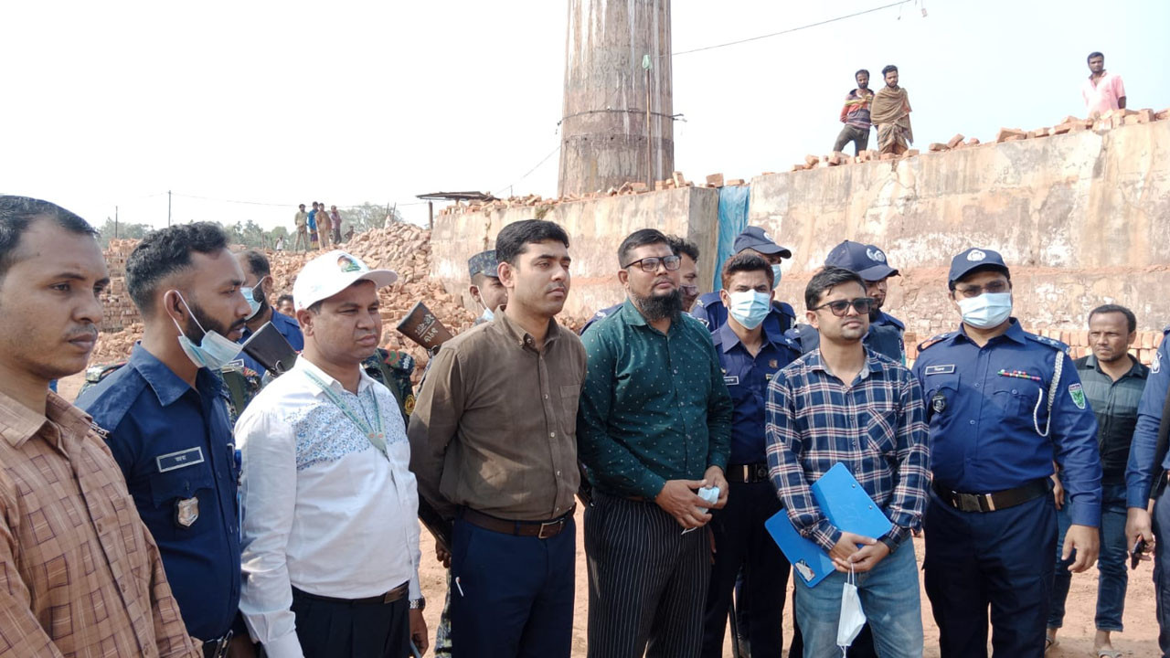 মৌলভীবাজারে ছাড়পত্র না থাকায় ইট ভাটার মালিককে জরিমানা