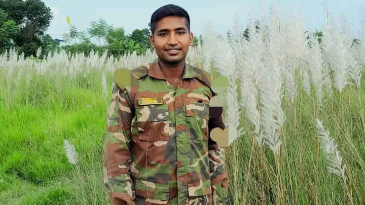 সৈনিক পিয়াসের শেষ বিদায়ে কাঁদল মালিপাড়া, পিতৃহারা ১৮ মাসের ফাতেমা