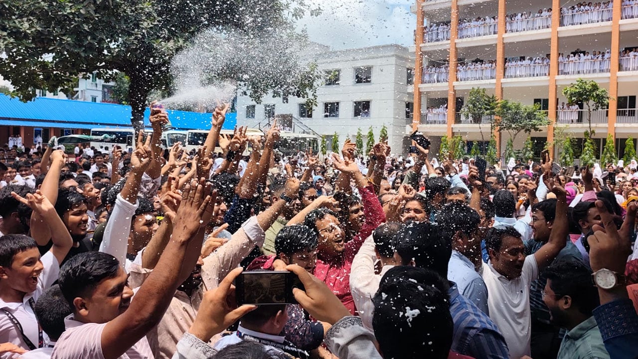 এসএসসিতে শতভাগ জিপিএ-৫, দেশসেরা নাছিমা কাদির মোল্লা হাইস্কুল