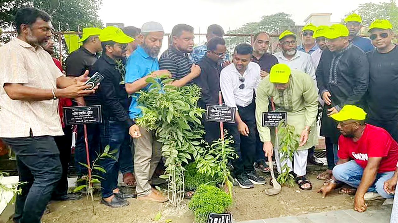 বিএনপি নেতা খোকন ঢুকতেই ‘জয় বাংলা’ স্লোগান, তদন্ত কমিটি